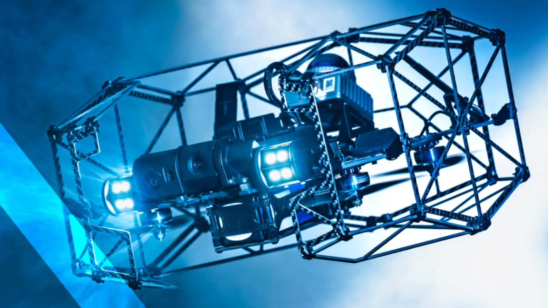Terra Drone Terra Xross 1 indoor inspectiedrone in een industriële opslagtank